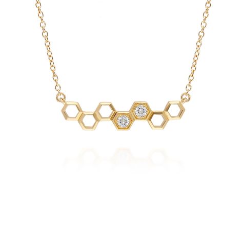 A nature-inspired chain necklace featuring sparkling white topaz gemstones encircled in honeycomb inspired hexagon settings of silken 9ct yellow gold. Layer up this playful necklace with your jewellery favourites from Gemondo's Honeycomb Inspired Collection. A quick buff with a jewellery cleaning cloth will remove metal tarnishes and keep gemstones looking glossy. Avoid exposure to cosmetics, perfumes or chemicals. Store your jewellery in its original display box or in a jewellery box and keep i Honeycomb Necklace, Hexagon Necklace, Diamond Jewelry Designs, White Necklace, Mens Jewelry Bracelet, Fine Jewelry Gift, Topaz Gemstone, Birthstone Necklace, Watch Necklace