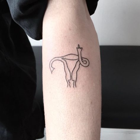 Feminist Tattoo, Petit Tattoo, Tattoo Trend, Tattoo People, Tattoos Geometric, Disney Tattoo, Tattoo Trends, Trendy Tattoos, Sleeve Tattoo