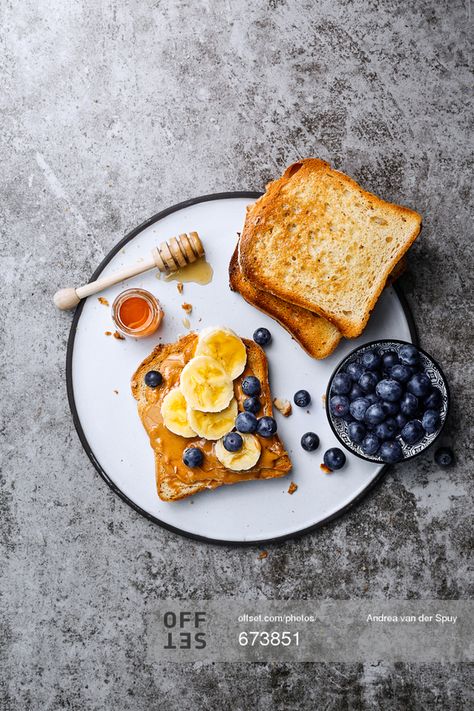 Bread Toast Photography, Bread Photoshoot Ideas, Bread Photography Ideas, Honey Food Photography, Toast Photography Food Styling, Bread Photography Food Photo, Toast Photoshoot, Banana Photoshoot, Bread Photography Styling