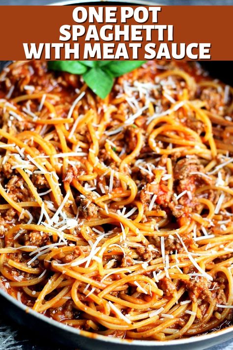 One Pot Spaghetti with Meat Sauce is the perfect simple weeknight meal using only ONE pot! Everyone will rave about this easy dinner dish! Easy Meat Spaghetti Sauce, Easy One Pot Spaghetti, One Pot Spaghetti With Meat Sauce, 1 Pot Spaghetti, One Pot Spaghetti With Jar Sauce, One Pan Spaghetti, One Pot Spaghetti Recipe, Fire Meals, Spaghetti Beef Recipe