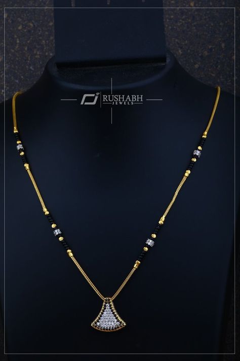 Delicate Mangalsutra Designs, Trending Mangalsutra Designs, Mangalsutra Chain Designs, Cord Organization Travel, Modern Mangalsutra, Cartoons Krishna, Mangalsutra Chain, Mangal Sutra, Gold Jewels Design