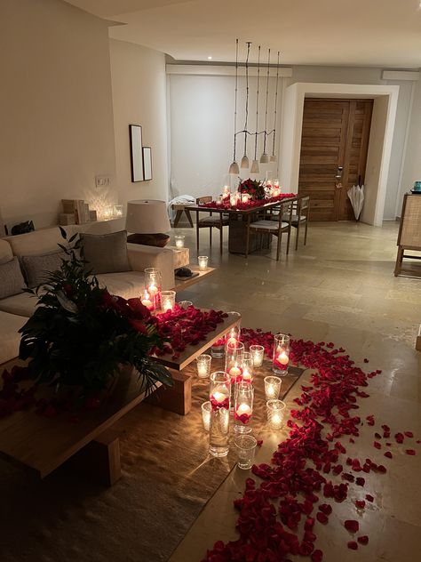 Surprise Shawty, Candle Light Dinner Ideas, Valentine Day Aesthetic, Romantic Home Dates, Aesthetic Valentines Day, Valentines Day Gifts Ideas, Romantic Dinner Decoration, Nails Valentines Day, Aesthetic Valentines