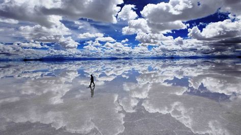 Bolivia Salt Flats, Uyuni Salt Flats, Uyuni Bolivia, Milan Kundera, Beautiful Places To Travel, Fantasy Landscape, Bolivia, Natural Wonders, Beautiful World