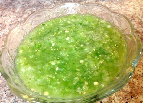 Green Salsa Recipe, Mexican Oregano, Friends Monica, Hispanic Dishes, Serrano Peppers, Real Mexican Food, Verde Recipe, Mexican Salsa, Chicken Bouillon