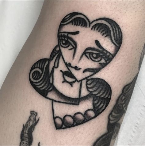 Traditional Tattoo Black And Grey, Black Flash Tattoos, Traditional Tattoo Black And White, Traditional Heart Tattoos, Traditional Tattoo Stencils, Queen Of Hearts Tattoo, Traditional Black Tattoo, Hearts Tattoo, Traditional Tattoo Inspiration