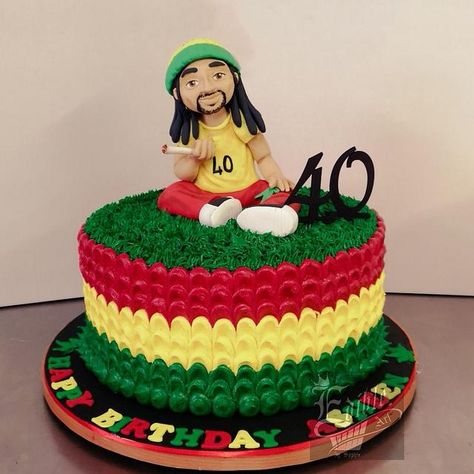 Looks like a standard size cake right? Wrong.. Don’t let pics deceive you! Swipe👉 to see comparison of tiers of a wedding cake next to it 🤣 This was a huge 14’ lindt chocolate cake 🍫 covered in buttercream Reggae Cake Ideas, Bob Marley Cake Ideas, Rasta Cake Ideas, Juneteenth Cake Ideas, Reggae Cake, Lindt Chocolate Cake, Rasta Cake, Bob Marley Cakes, Jamaican Party