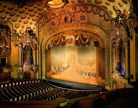 Classic Movie Theaters, Historic Theater, Theatre Interior, Vintage Theatre, Theater District, A Night At The Opera, Ace Hotel, Broadway Theatre, Downtown Los Angeles