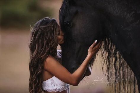 Horse Riding Photography, Equine Photography Poses, Horse Photo Shoot, Horse Photoshoot Ideas, Horse Shoot, Horse Photography Poses, Foto Cowgirl, Horse Photoshoot, Pictures With Horses