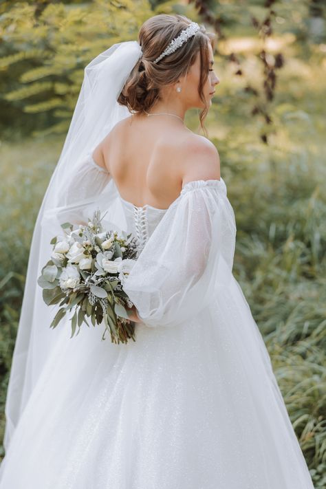 low bun hairstyles Bride Low Bun With Veil, Low Bun Bridal Hair With Veil, Bun Veil, Low Bun Styles, Bridal Low Bun, Low Bun Bridal Hair, Bride Hairstyles With Veil, Low Bun Wedding Hair, Wedding Bun