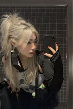 Y2k Hairstyles, 일본 패션, Hair Stylies, Hair Reference, Hair Inspiration Color, روتين العناية بالبشرة, Hair Inspo Color, Grunge Hair, Dream Hair