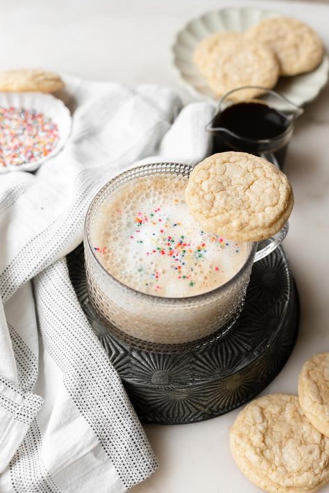 Sugar Cookie Coffee, Sugar Aesthetic, Sugar Cookie Latte, Coffee Sugar Cookies, Sugar Free Chocolate Chip Cookies, Homemade Iced Coffee, Vegan Sugar Cookies, Campfire Desserts, Crumbl Cookies