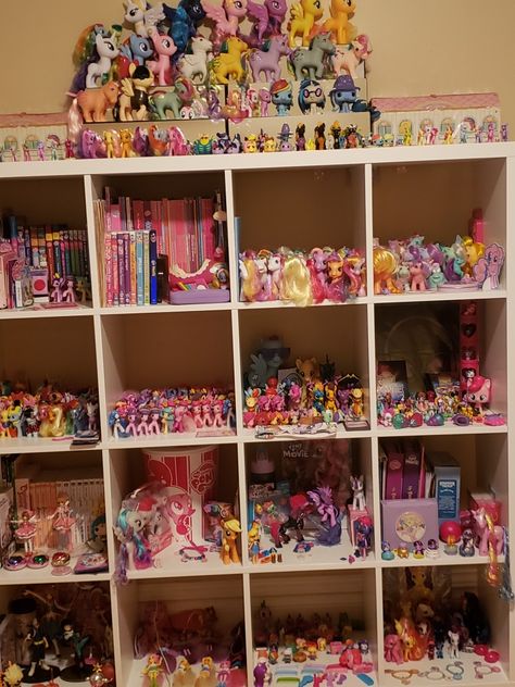 Mlp Room, My Little Pony Bedroom, Toy Collection Room, Mlp Collection, My Little Pony Toys, Scene Room, My Little Pony Collection, Doll Museum, My Lil Pony