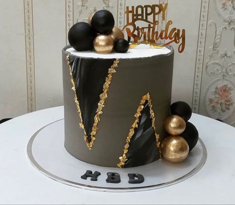 Male Cake Designs Birthday, Male Cakes Birthday Men, Simple Male Birthday Cake, Luxury Cake For Men, Cakes For Males, Modern Birthday Cakes For Men, Cake For Men, Cake Designs For Boy, Cake Design For Men