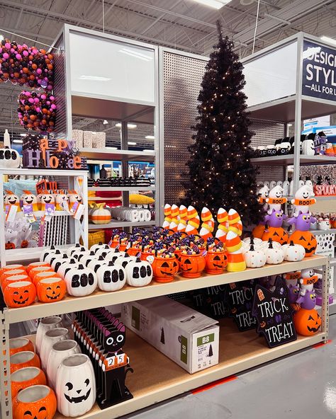 AT HOME Halloween Decor 2024 🎃👻💀🍂✨ #athomestores #athome #halloweendecor #halloweenfinds #instafinds #instadaily #dailyfinds #instagood #halloween2023 #spookyseason #spooky #halloweenhunting #shopwithme #shopping #foryou #pumpkinseason #instafb #saturdayfinds #vibes Homegoods Halloween 2024, Halloween Mall Decoration, Halloween Grocery Store Display, Spirit Halloween Store, Holographic Halloween Decor, Halloween Store, Halloween Inspo, Pumpkin Seasoning, Store Decor