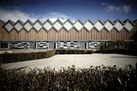 The recently completed Diamond Hall building located on the University of Ulster, Coleraine Campus. Client: University of UlsterArchitect: Samuel Stevenson & Sons  Main Contractor: GEDA Construction. Completed in 33 weeks. Winner of the national TRADA Award in the restoration/conservation category 2011. Nominee for RSUA  Design Awards 2012. Submitted by David Cooke. College Architecture, Celebrating Success, Exterior Facade, Wooden Architecture, University College, Western Red Cedar, Interiors Design, Red Cedar, Architecture Interiors