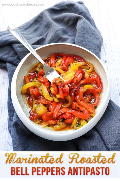 Marinated Bell Peppers, Marinated Peppers Italian, Marinated Peppers, Vegetarian Italian Recipes, Grilled Bell Peppers, Roasted Bell Peppers, Italian Side Dishes, Italian Antipasto, Barbecue Side Dishes