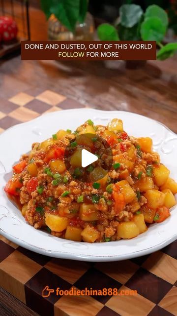 Wayne Shen on Instagram: "Trending stir-fried potatoes with minced meat rice bowl recipe in China. Do you want to try? #recipe #cooking #chinesefood #potato #rice" Meat Rice Bowl, Rice Bowl Recipe, Recipes Skillet, Fresh Salad Recipes, Rice Bowls Recipes, Chicken Thigh Recipes Oven, Potato Rice, Food Baking, Chicken Thigh Recipes Crockpot