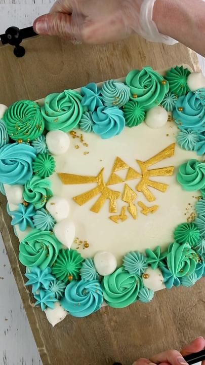 Legend Of Zelda Cupcakes, The Legend Of Zelda Birthday Party, Zelda Tears Of The Kingdom Cake, Legend Of Zelda Birthday Cake, Zelda Birthday Party Ideas, Zelda Cake Ideas, Zelda Party Ideas, Dnd Cake, Legend Of Zelda Cake