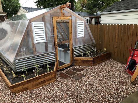 White Greenhouse, Geothermal Greenhouse, Greenhouse Panels, Garden Shed Diy, Aquaponics Greenhouse, Sand Projects, Backyard Aquaponics, Diy Greenhouse Plans, Aquaponics Fish