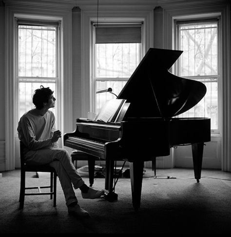 The beautiful thing about music is that, no matter how you feel whether sad or happy. You can express it in every key. It's a safe haven from this world. Playing Piano Photography, Piano Photoshoot, Piano Photography, Piano Photo, Musician Portraits, Musician Photography, Piano Art, David Smith, Piano Man