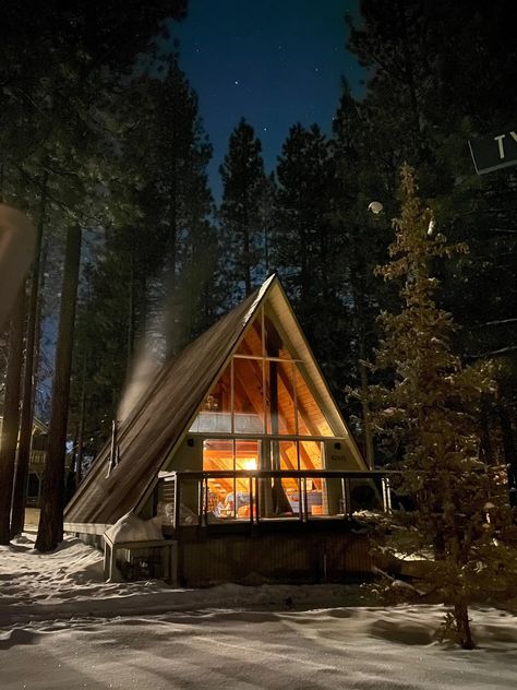 Rancho Pines I Juniper, Skiing + Lake + Hot Tub - Chalets for Rent in Big Bear Lake, California, United States - Airbnb Big Bear Lake California, Big Bear Cabin, Big Bear Lake, Big Bear, Forest House, Modern Rustic, Kitchens Bathrooms, Hot Tub, Beach House