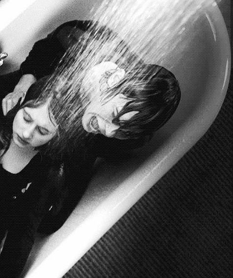 Having to shower: | Community Post: 28 Times The Struggle Was Real Foto Muro Collage, American Horror Story Asylum, Evan Peters American Horror Story, Tate And Violet, American Horror Story 3, Tate Langdon, Evan Peters, The Perfect Guy, Six Feet Under