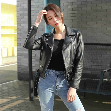 Leather Jacket Girl, Riders Jacket, Stylish Women Fashion, Leather Clothes, Leather Outfits, Jackets Women, Ideas Para Fotos, Leather Outfit, Look Beautiful