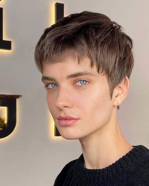 Anna Hair, Cute Hairstyles For School, Wavy Hair Men, Hair Fixing, Asian Short Hair, Hair Inspiration Short, Hair Setting, Very Short Hair, Bowl Cut