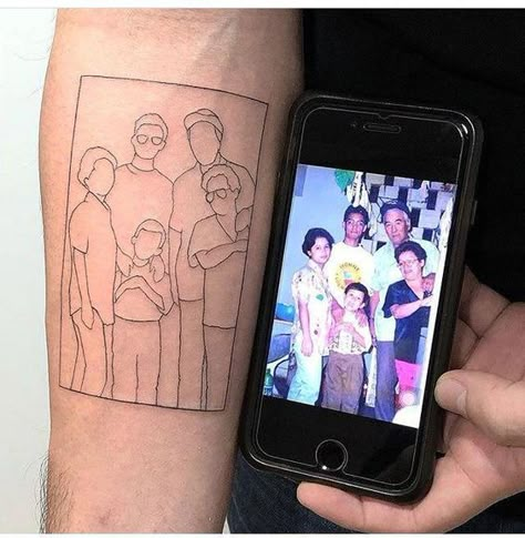 Family Portrait Tattoo, Minimalist Tattoo Meaning, Wanderlust Tattoo, Minimalistic Tattoo, Tattoo Snake, Tattoo Family, Family Tattoo, Inspiration Tattoos, Tattoos Geometric