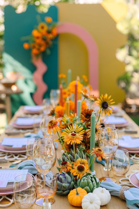 A Funky & Festive Fall Table • Beijos Events Colorful Thanksgiving, Thanksgiving Tables, Cider Bar, Retro Thanksgiving, Hot Cider, Beautiful Bars, Fall Cocktails, Fall Tablescapes, Thanksgiving Tablescapes