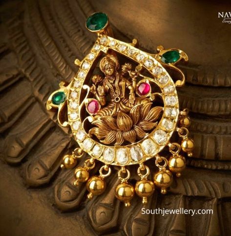 Uncut diamond Lakshmi pendant photo Nakshi Jewellery, Lakshmi Pendant, Painting Jewelry, Blouse Works, Gold Temple Jewellery, Antique Necklaces Design, Antique Gold Jewelry Indian, Jewellery Wedding, Antique Jewellery Designs