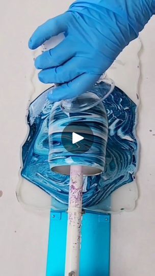 Epoxy Tumbler Tutorial For Beginners, Resin Trays Diy, Resin Cups Ideas, Resin Tray Tutorial, Resin Tumbler Ideas, Diy Resin Tray, Diy Tray, Resin Tray, Tray Set