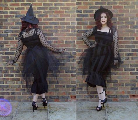 Vintage Witch Costume, Pinup Witch, Pinup Halloween, Pinup Costume, Halloween Themed Snacks, Halloween Pin Up, Witchy Outfits, Best Halloween Movies, Pinup Vintage