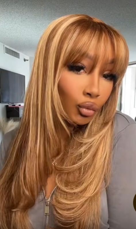 Blonde And Brown Hair Black Women, Honey Blonde Layered Hair Black Women, Honey Blonde Bangs Black Women, Hairstyle Essentials, Blonde Wig With Bangs Black Women, Brown And Blonde Hair Black Women, Blonde Highlights With Bangs, Honey Blonde Hair Black Women, Bangs With Long Hair Black Women Blonde