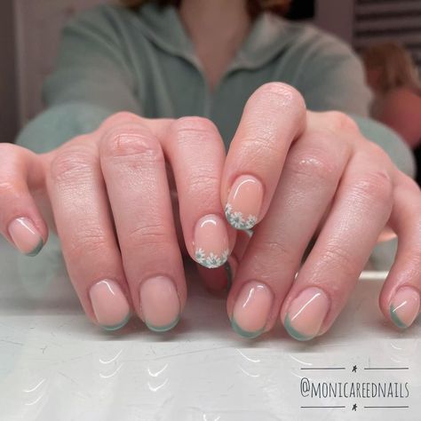 Sage Bridesmaid Nails, Green Wedding Nails Bridesmaid, Sage Pedicure, Pale Green Nail Designs, Pale Green Nails, Green Pudding, Wedding Gel Nails, Bridesmaids Nails, Pedicure Ideas