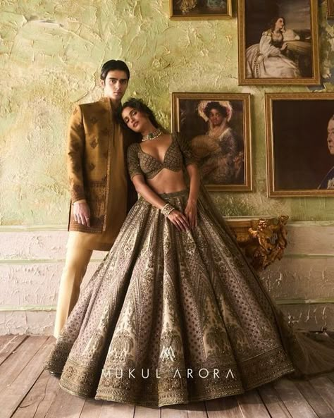 Mukul Arora, Indian Wedding Outfit Bride, Aesthetic Decoration Ideas, Engagement Portraits Poses, Bride Groom Photoshoot, Bride Groom Poses, Indian Wedding Poses, Groom Photoshoot, Wedding Portrait Poses