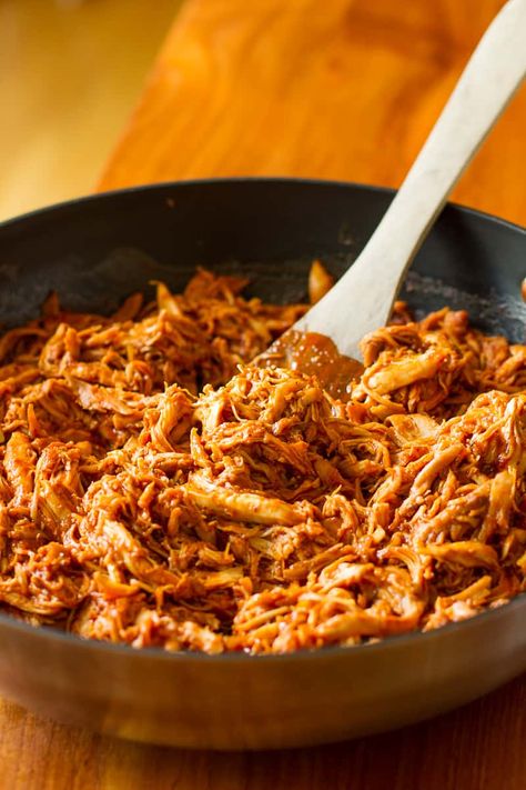 How To Shred A Rotisserie Chicken | Easy BBQ Shredded Chicken Sliders Shredded Rotisserie Chicken Recipes, Shredded Chicken Sliders, Bbq Shredded Chicken, Crockpot Rotisserie Chicken, Bbq Pulled Chicken Sandwiches, Shredded Chicken Sandwiches, Pulled Chicken Recipes, Shredded Rotisserie Chicken, Bbq Rotisserie