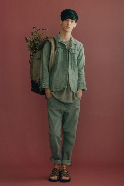 Yuuri's modern wear is sponsored by 'mori boy' fashion, aka forest fashion, to try to make his inhuman features stand out less. Forest Fashion, Tokyo Street Fashion, Mori Fashion, Forest Girl, Poses References, Human Poses, Mori Girl, Pose Reference Photo, Soft Grunge