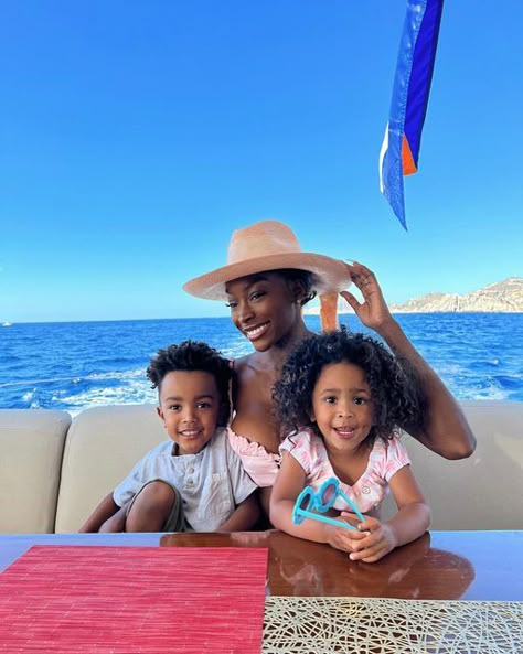 Interracial Family Photoshoot, Family Bonding Aesthetic, Chelsea Lazkani, Mom Core, Black Motherhood, Interracial Family, Mommy Moments, Future Mommy, Moms Goals