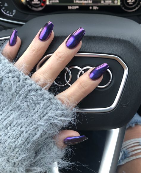 Dark Purple Chrome Nails Designs, Chrome Crystal Nails, Black With Purple Chrome Nails, Purple Metalic Nails Acrylic, Purple Nails Holographic, Purple Holographic Acrylic Nails, Metalic Purple Nail, Dark Purple Iridescent Nails, Black Purple Chrome Nails