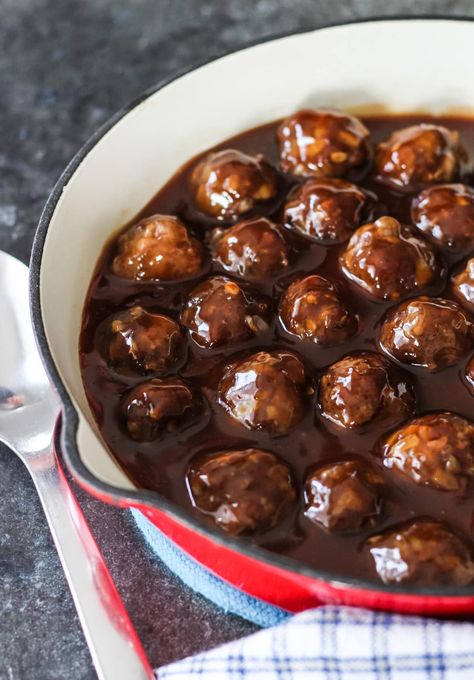 These Sweet and Sour Meatballs are a family favourite!  Easy to make and are delicious served over rice. Tacos Pulled Pork, Cooking Frozen Meatballs, Game Day Recipes, Meatballs And Rice, Pulled Pork Sliders, Sweet And Sour Sauces, Appetizers For Kids, Sweet And Sour Meatballs, Meatball Recipes Easy