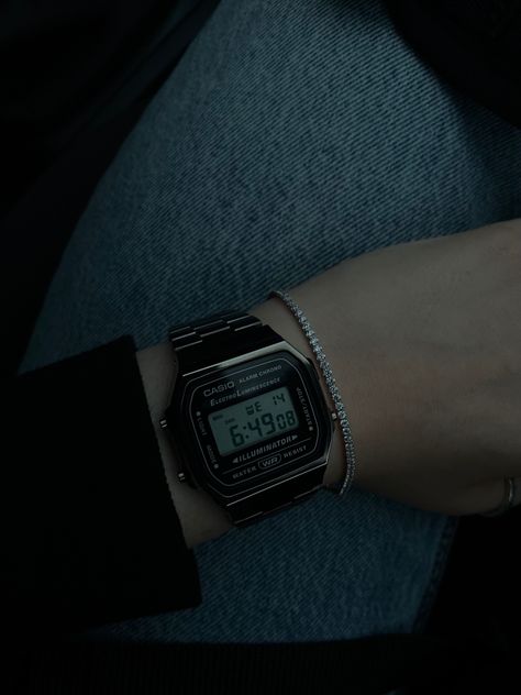 Casio Aesthetic, Casio Watch Aesthetic, Black Casio Watch, Digital Watches Women, Casio Vintage Watch, Watches Women Black, Casio Digital, Casio Vintage, Classy Watch