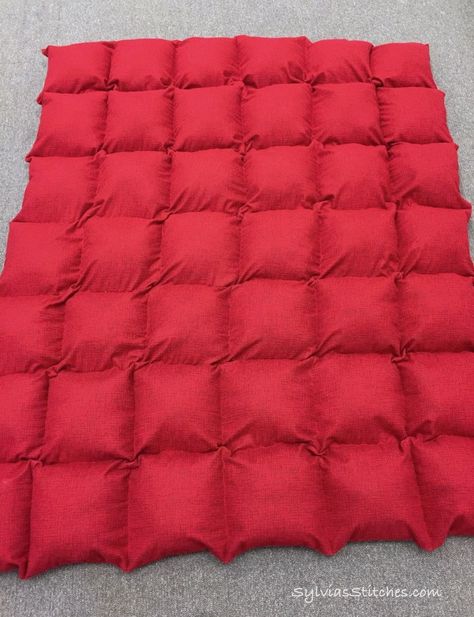 Weighted Blanket Diy, Thread Storage, Blanket Diy, Beginner Sewing Projects Easy, Leftover Fabric, Weighted Blanket, Sewing Projects For Beginners, Sewing Skills, Diy Couture