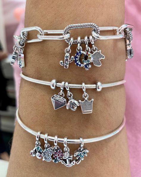 Pandora Me, Pandora Bracelet Designs, Air Clay, Pandora Collection, Pandora Jewelry Charms, Pandora Necklace, Expensive Jewelry Luxury, Gold Jewelry Stores, Pandora Jewelry Bracelets