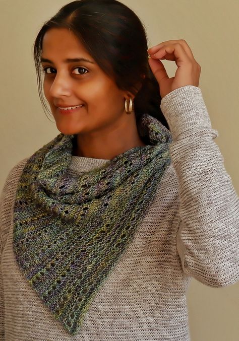 Ravelry: Ansh Cowl by Kavitha Raman Bandana Cowl, Knitted Scarves, Cowl Knitting Pattern, Knitting Blogs, Candied Nuts, Variegated Yarn, Wrap Pattern, Cowl Pattern, Cowl Scarf