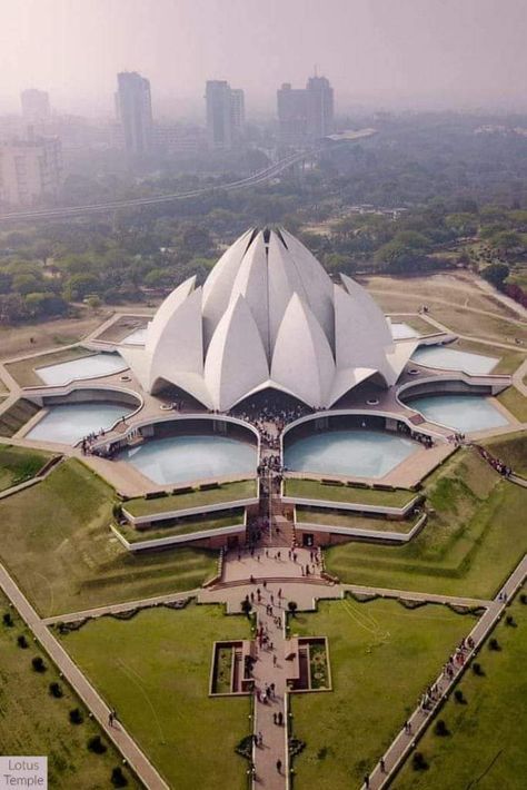 Lotus Temple Delhi, Terrain Design, Monument In India, Mosque Design Islamic Architecture, Khajuraho Temple, Monument Architecture, Buddhist Architecture, Temple Bar Dublin, Temple Drawing