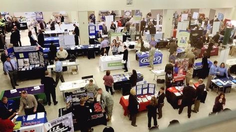 10-mistakes-to-avoid-at-the-job-fair Job Fair Booth, Vision Board Project, Booth Table, Academic Advising, Resume Advice, Education Major, Job Hunting Tips, Job Tips, College Job