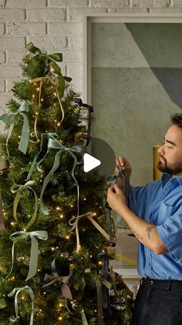 jono fleming on Instagram: "Bow down to the only Christmas DIY you need this season! 🎀✨Watch as I show you how to tie the perfect bow using gorgeous ribbons from @spotlightstores.

 

These bows are a game-changer for your holiday styling—use them to decorate your tree, dress up your gifts, or even add a touch of elegance to your table settings. Once you get the hang of it, they’re super simple to make!

 

The best part? This is a glitter and tinsel-free way to create a festive, elegant vibe—fuss-free, timeless, and so chic. Save this reel for your holiday decorating and let me know where you’ll be using your bows this season! 

🎄🎁✨

 

#SpotlightStores #ItsWhatYouMakeIt #DIYChristmasBows #MakeItGiftItBeMerry" Ribbons On Christmas Tree, Christmas Bows Diy, Tree Dress, Perfect Bow, Holiday Decorating, Super Simple, Game Changer, Need This, Christmas Diy