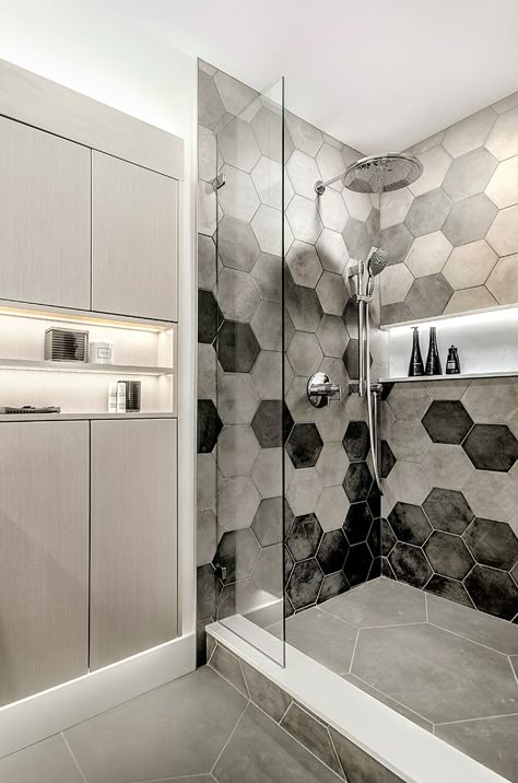 Design Center Showroom, Honeycomb Tile, Bathroom Redesign, Bathroom Design Decor, Toilet Design, Bathroom Inspiration Decor, Small Bathroom Ideas, Dream Bathrooms, Shower Remodel