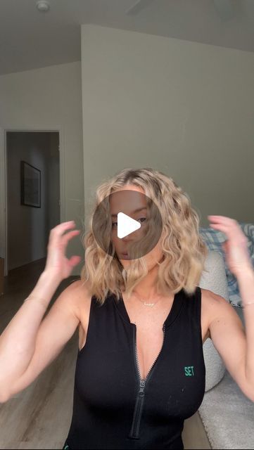 AMANDA PINKEL on Instagram: "I used to have this waver years ago and forgot how good the waves are 🥰 always start with air dried hair for more volume #waver #waveyhair #easyhairstyles #shorthairstyle" Amanda Pinkel Hair, Waver On Short Hair, Waver Hair Styles, Air Dried Hair, Deep Waver, Hair Waver, Shoulder Hair, Hairstyle Inspiration, Air Dry Hair